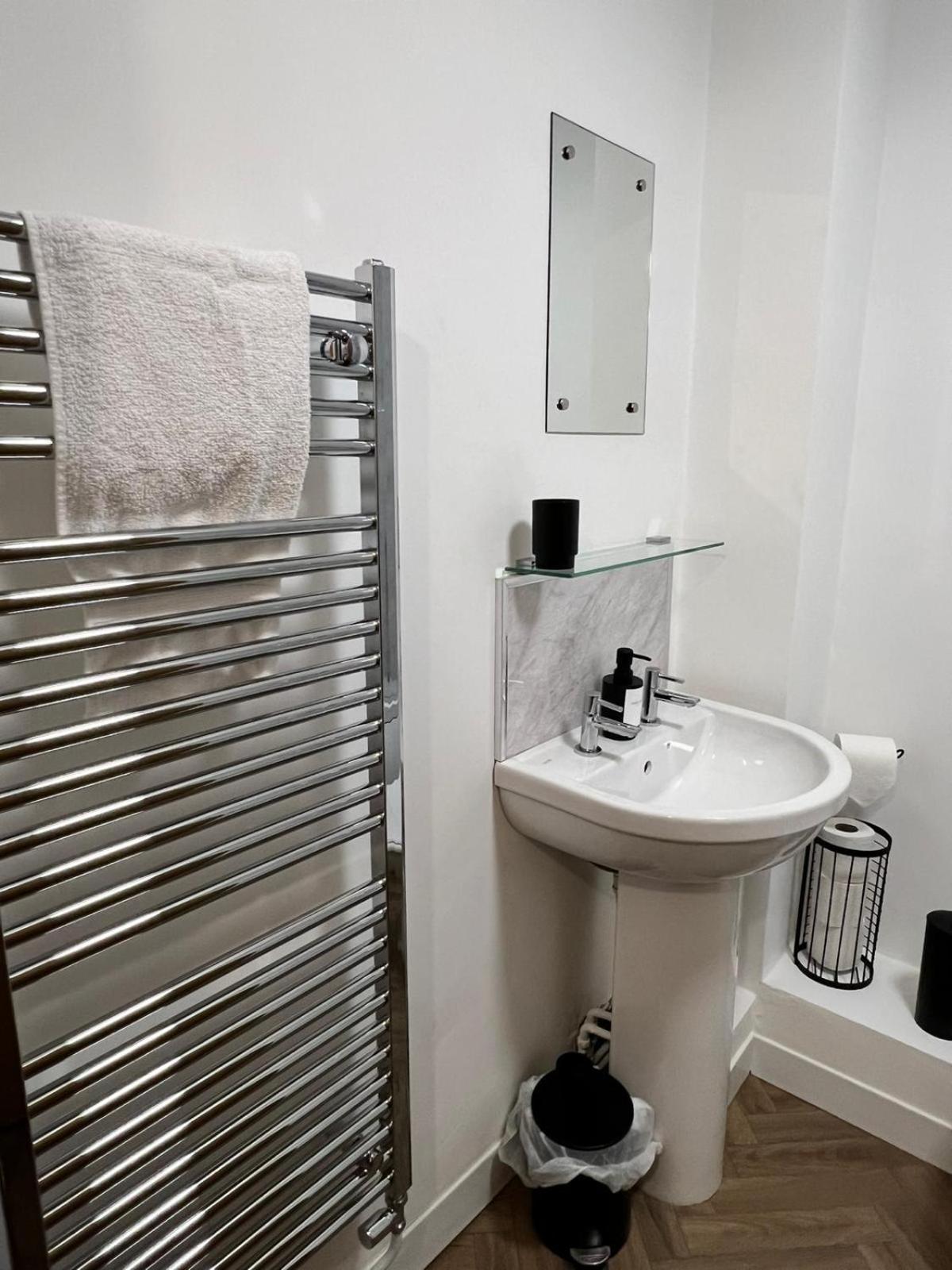 Walnut Apartments Скънторп Екстериор снимка